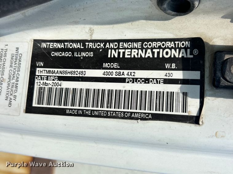 image for item FC5309 2005 International 4300 bucket truck