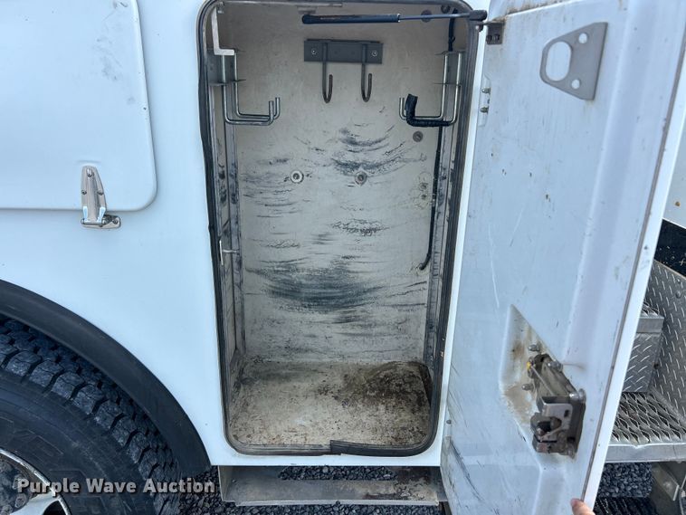 image for item FC5310 2016 Kenworth T370 digger derrick truck