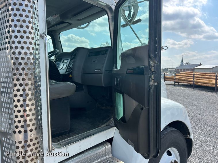 image for item FC5310 2016 Kenworth T370 digger derrick truck