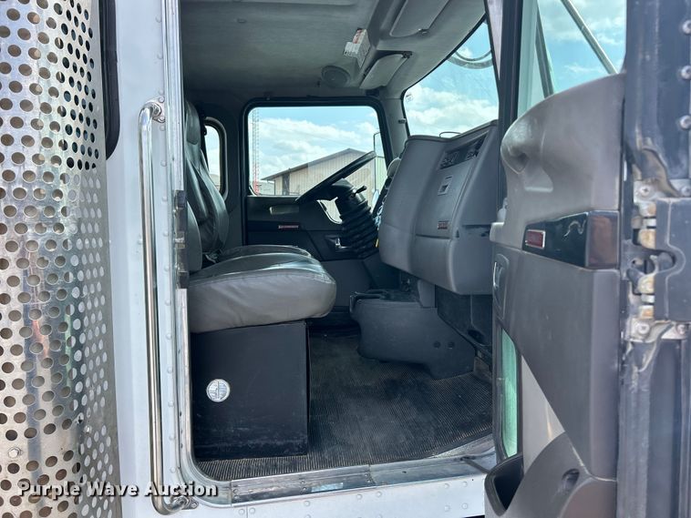 image for item FC5310 2016 Kenworth T370 digger derrick truck