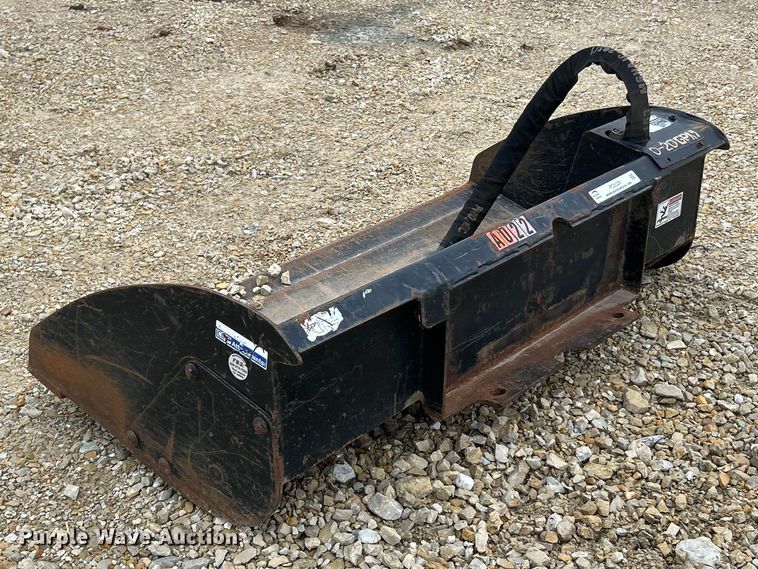 image for item FC5320 CMP Hydra Bucket 4-in-1 skid steer bucket