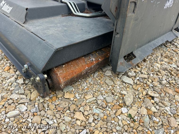 image for item FC5332 2015 Bobcat 72 skid steer rotary mower