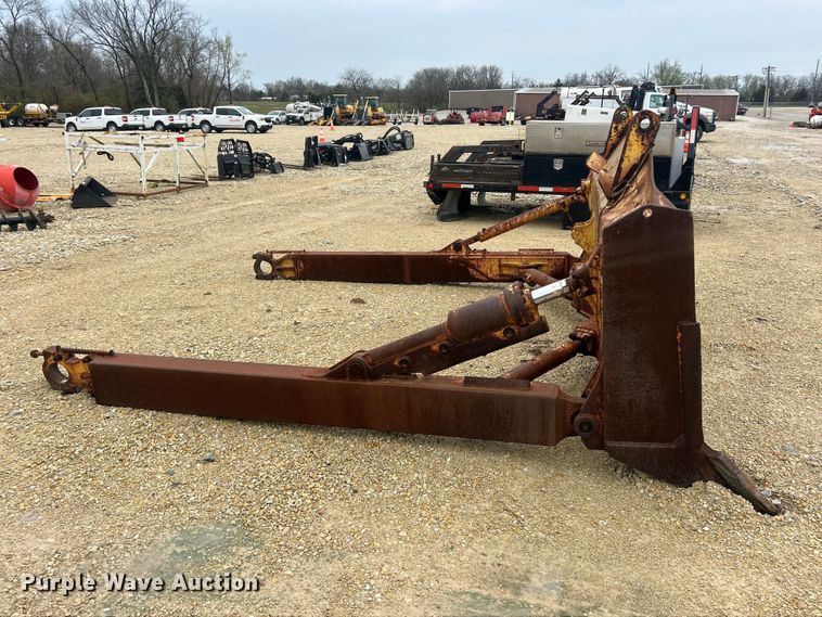 image for item FC5337 Komatsu 68 dozer blade