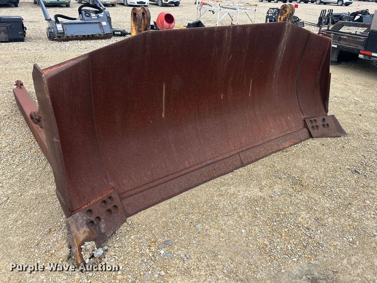 image for item FC5337 Komatsu 68 dozer blade