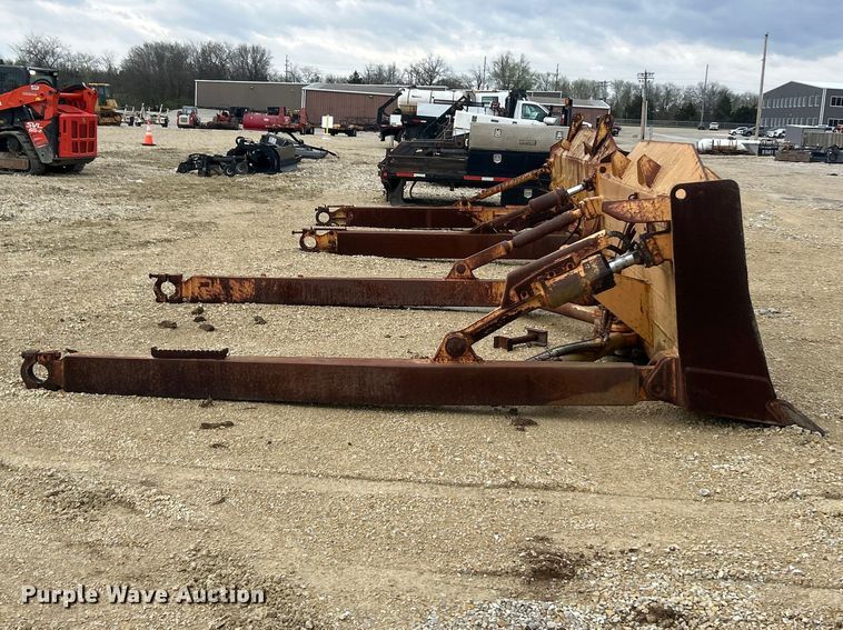 image for item FC5338 Case 1850 dozer blade