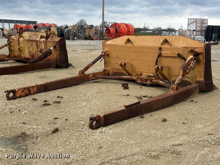 image for item FC5338 Case 1850 dozer blade