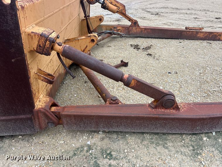image for item FC5338 Case 1850 dozer blade