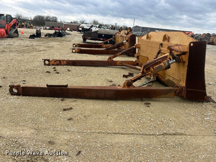 image for item FC5338 Case 1850 dozer blade