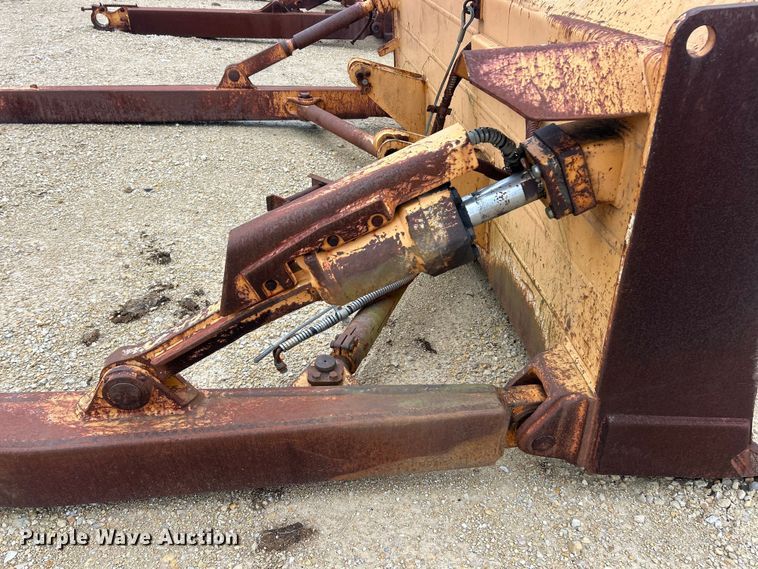image for item FC5338 Case 1850 dozer blade