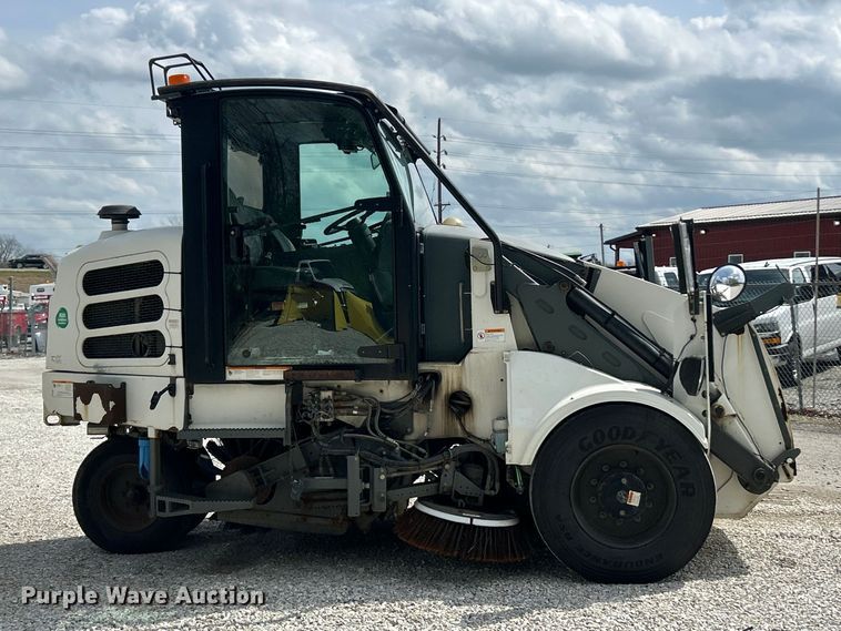 image for item FC5351 2011 Elgin Pelican NP street sweeper