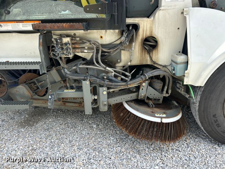 image for item FC5351 2011 Elgin Pelican NP street sweeper