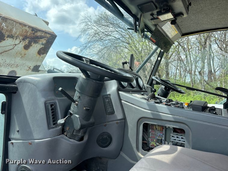 image for item FC5351 2011 Elgin Pelican NP street sweeper