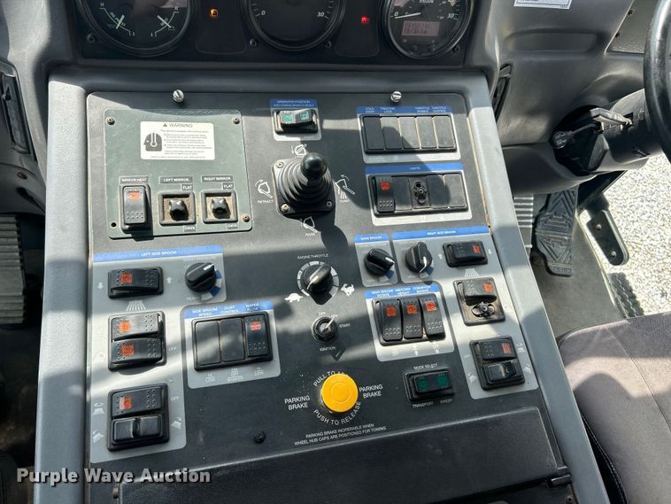 image for item FC5351 2011 Elgin Pelican NP street sweeper