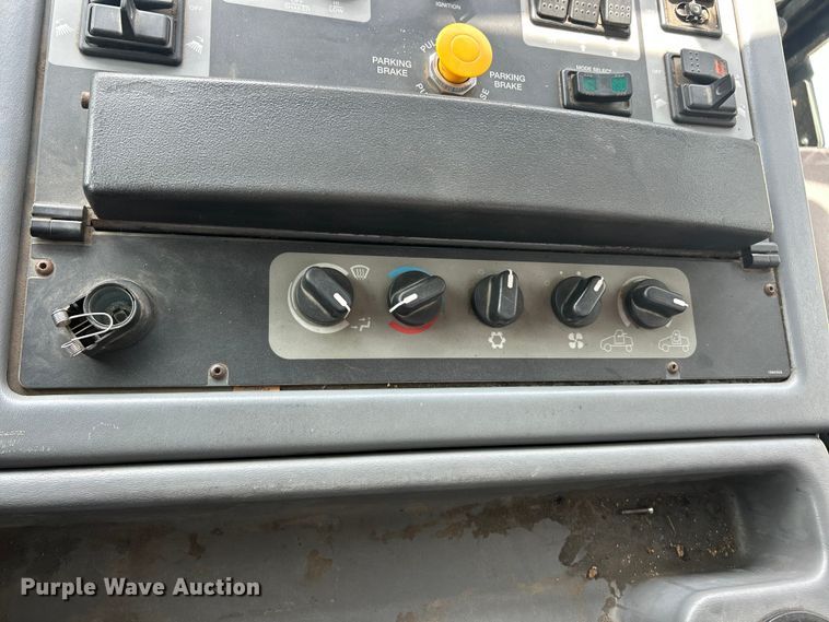 image for item FC5351 2011 Elgin Pelican NP street sweeper