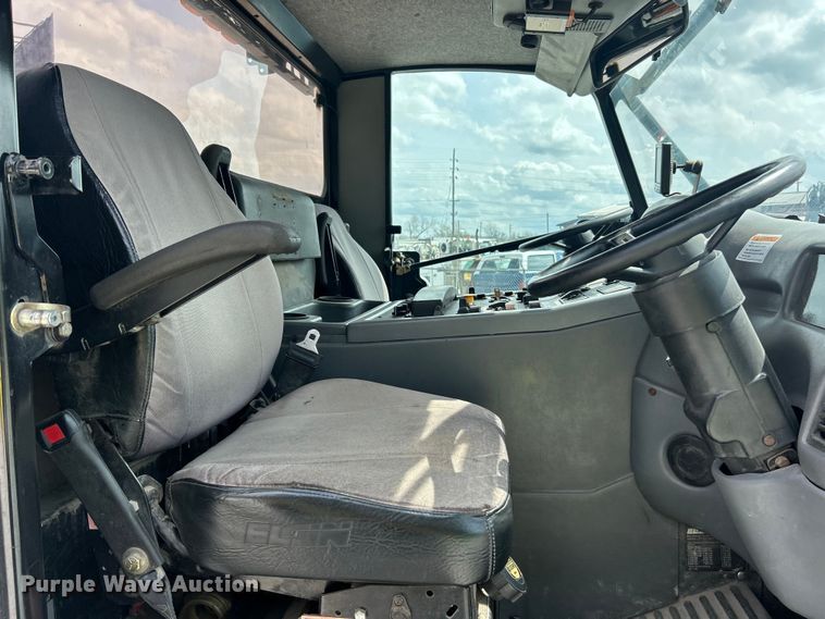 image for item FC5351 2011 Elgin Pelican NP street sweeper