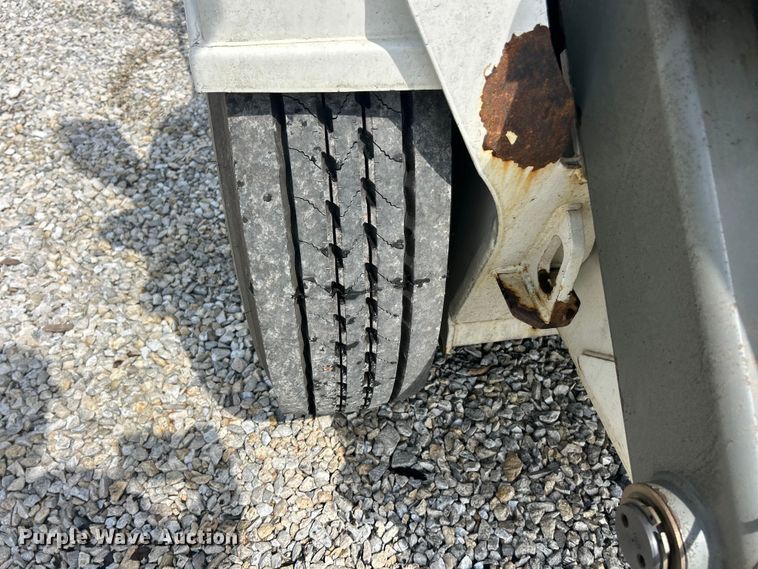 image for item FC5351 2011 Elgin Pelican NP street sweeper