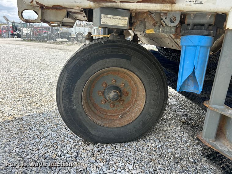 image for item FC5351 2011 Elgin Pelican NP street sweeper