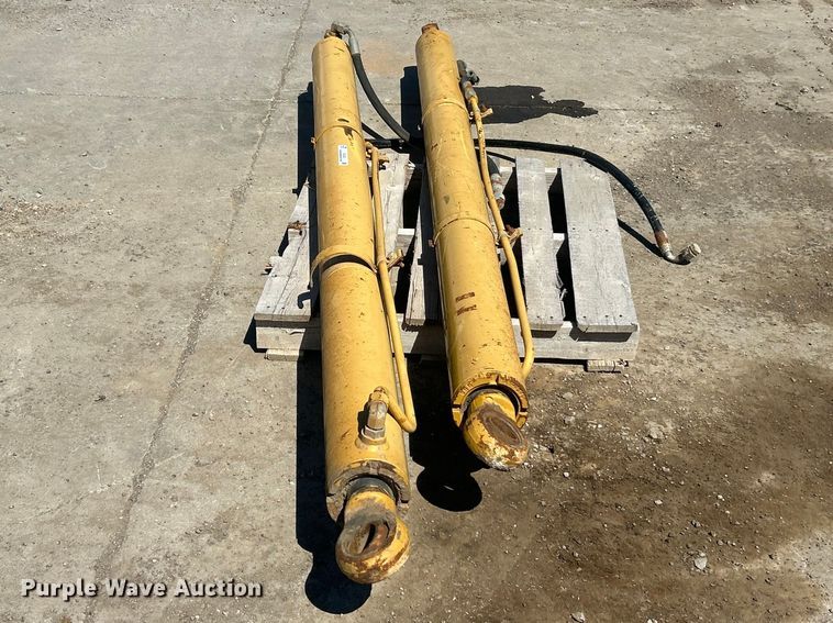 image for item FC5355 (2) dump bed lift cylinders 