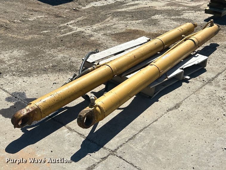 image for item FC5355 (2) dump bed lift cylinders 