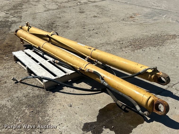 image for item FC5355 (2) dump bed lift cylinders 