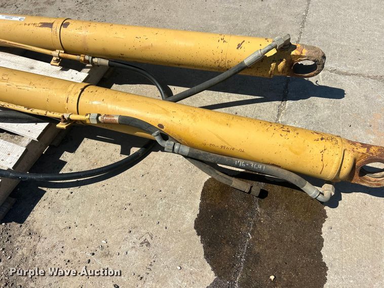 image for item FC5355 (2) dump bed lift cylinders 