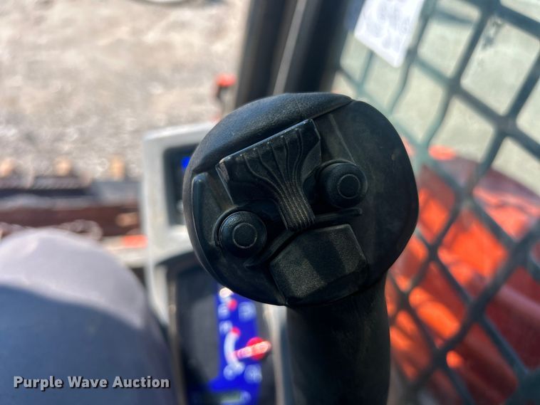 image for item FC5356 2021 Kubota SVL 97-2 tracked skid steer loader