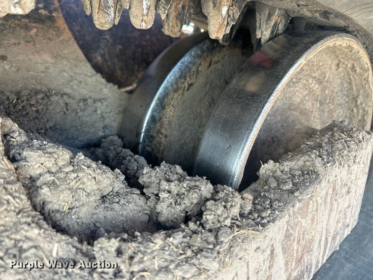 image for item FC5356 2021 Kubota SVL 97-2 tracked skid steer loader