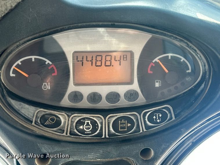 image for item FC5358 2018 Bobcat S570 skid steer loader