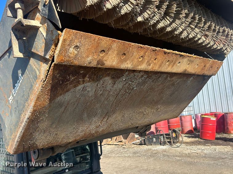 image for item FC5360 2015 Bobcat 72 Sweeper skid steer sweeper