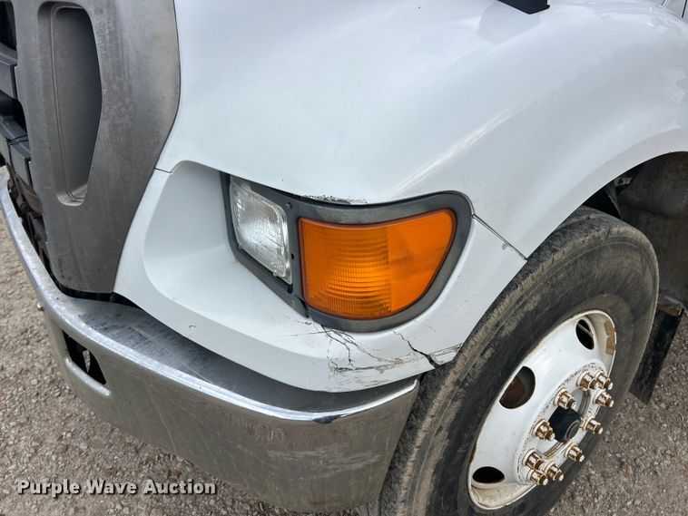 image for item FC5368 2004 Ford F750 Super Duty dump truck