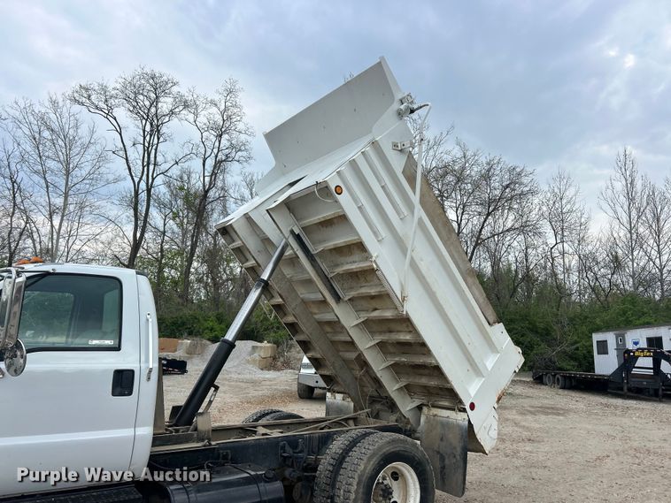 image for item FC5368 2004 Ford F750 Super Duty dump truck