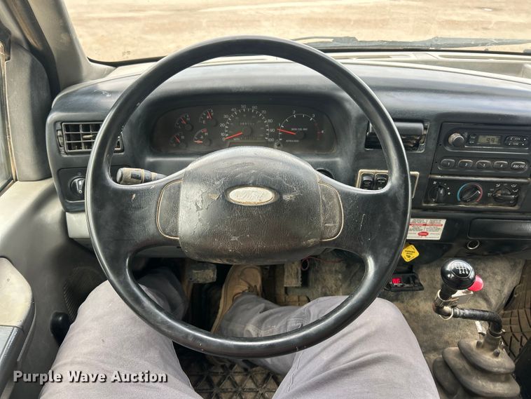 image for item FC5368 2004 Ford F750 Super Duty dump truck