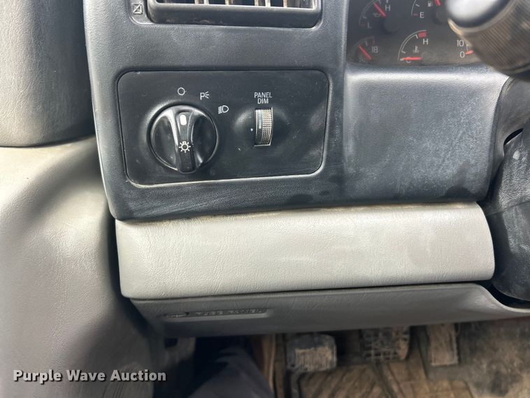 image for item FC5368 2004 Ford F750 Super Duty dump truck