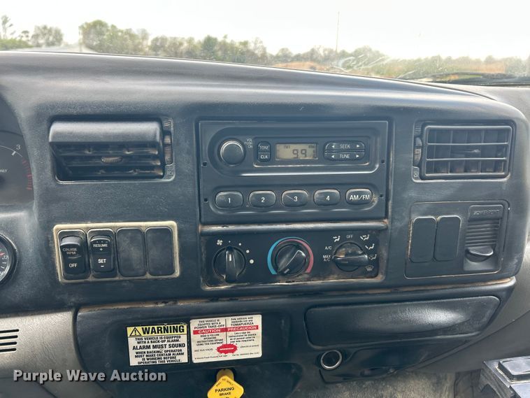 image for item FC5368 2004 Ford F750 Super Duty dump truck