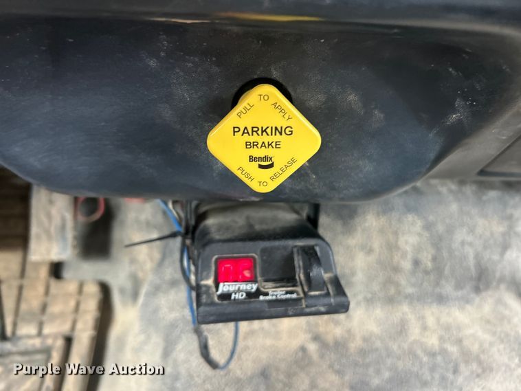 image for item FC5368 2004 Ford F750 Super Duty dump truck