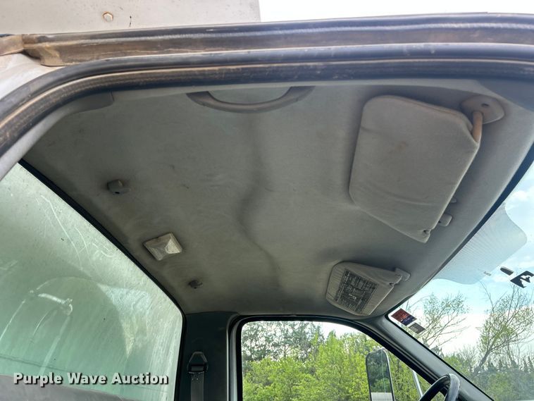 image for item FC5368 2004 Ford F750 Super Duty dump truck