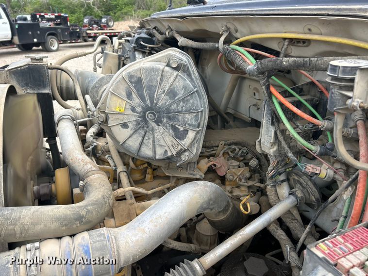 image for item FC5368 2004 Ford F750 Super Duty dump truck