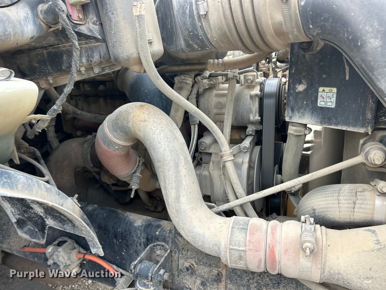 image for item FC5368 2004 Ford F750 Super Duty dump truck