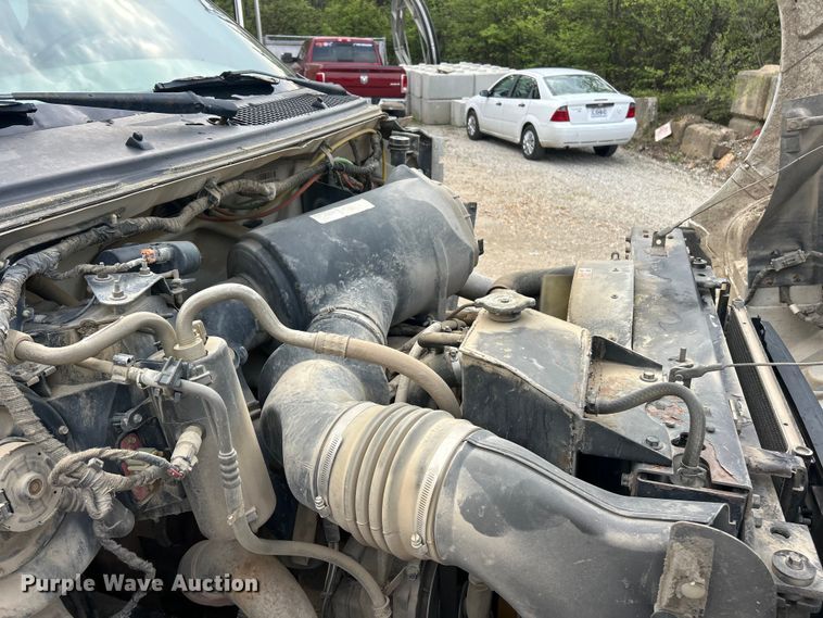 image for item FC5368 2004 Ford F750 Super Duty dump truck