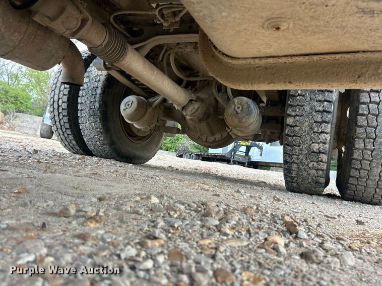 image for item FC5368 2004 Ford F750 Super Duty dump truck