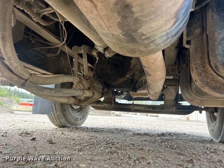 image for item FC5368 2004 Ford F750 Super Duty dump truck