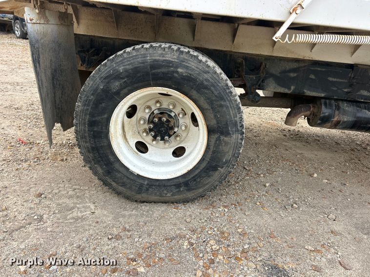 image for item FC5368 2004 Ford F750 Super Duty dump truck