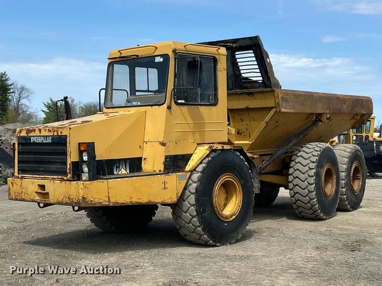 image for item FC5373 1993 Caterpillar D250D articulated haul truck