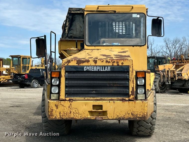 image for item FC5373 1993 Caterpillar D250D articulated haul truck