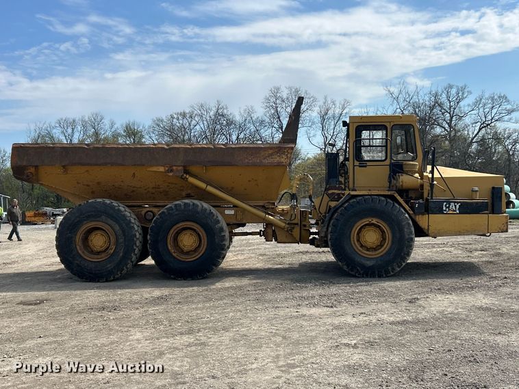 image for item FC5373 1993 Caterpillar D250D articulated haul truck