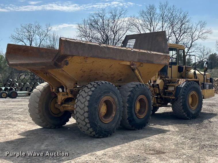 image for item FC5373 1993 Caterpillar D250D articulated haul truck