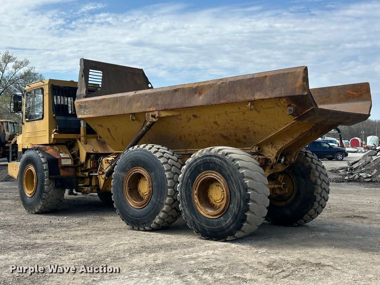 image for item FC5373 1993 Caterpillar D250D articulated haul truck
