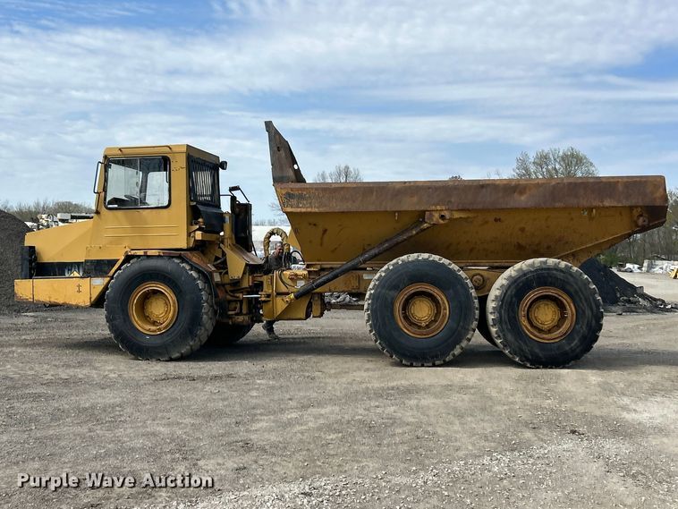image for item FC5373 1993 Caterpillar D250D articulated haul truck