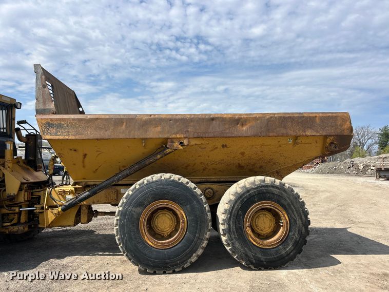 image for item FC5373 1993 Caterpillar D250D articulated haul truck