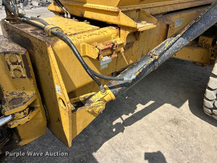 image for item FC5373 1993 Caterpillar D250D articulated haul truck